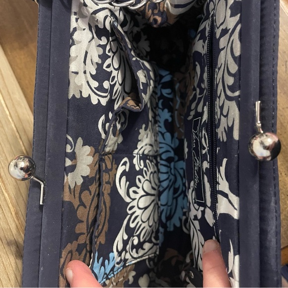 Elegant Navy Vera Bradley Quilted Women's Bag - Picture 10 of 10